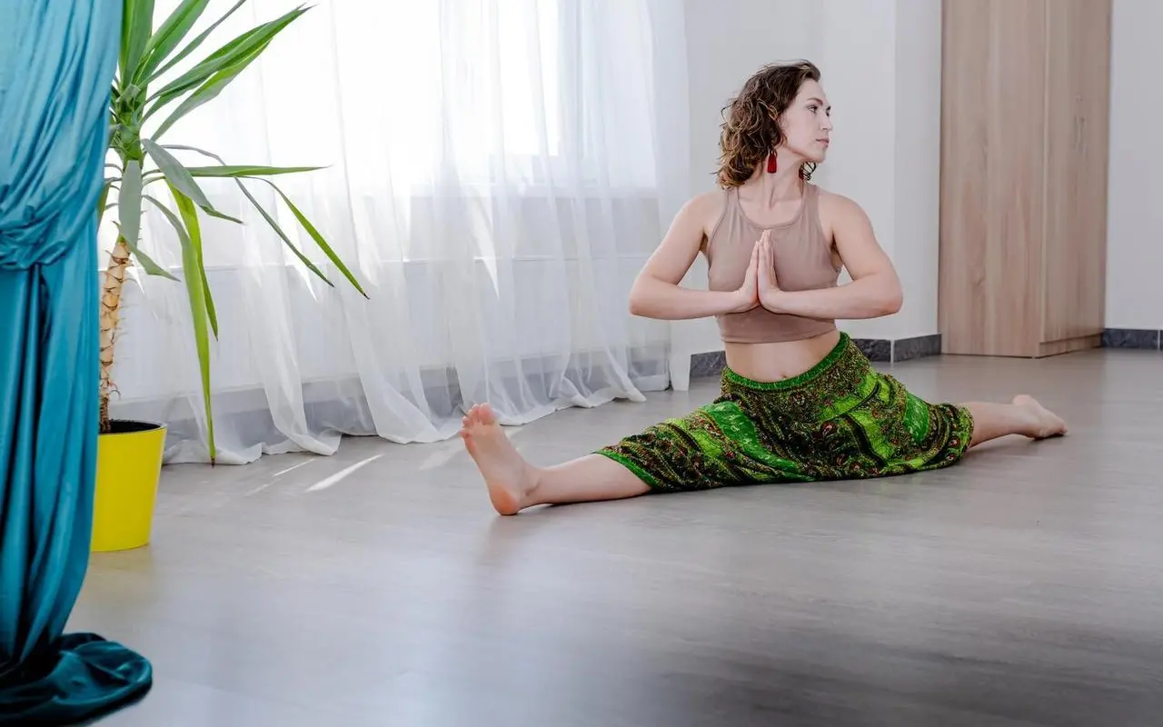 Czy domowe jogi mogą przyspieszyć regenerację po pracy siedzącej?