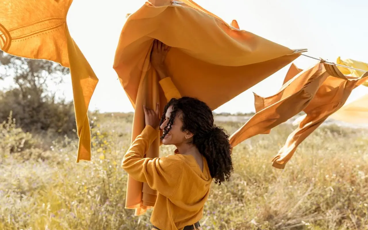 Jak trwałość trendów mody vintage wpływa na garderobę świadomego konsumenta?