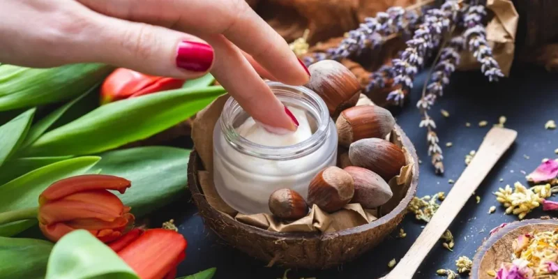 Jak wybrać bezpieczne kosmetyki naturalne dla alergików w 2025 roku?