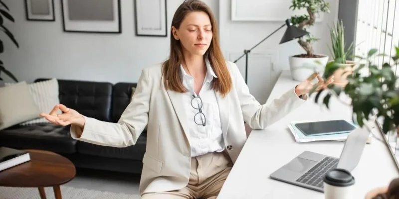 Jak zacząć mindfulness, prowadząc intensywny tryb życia zawodowego?