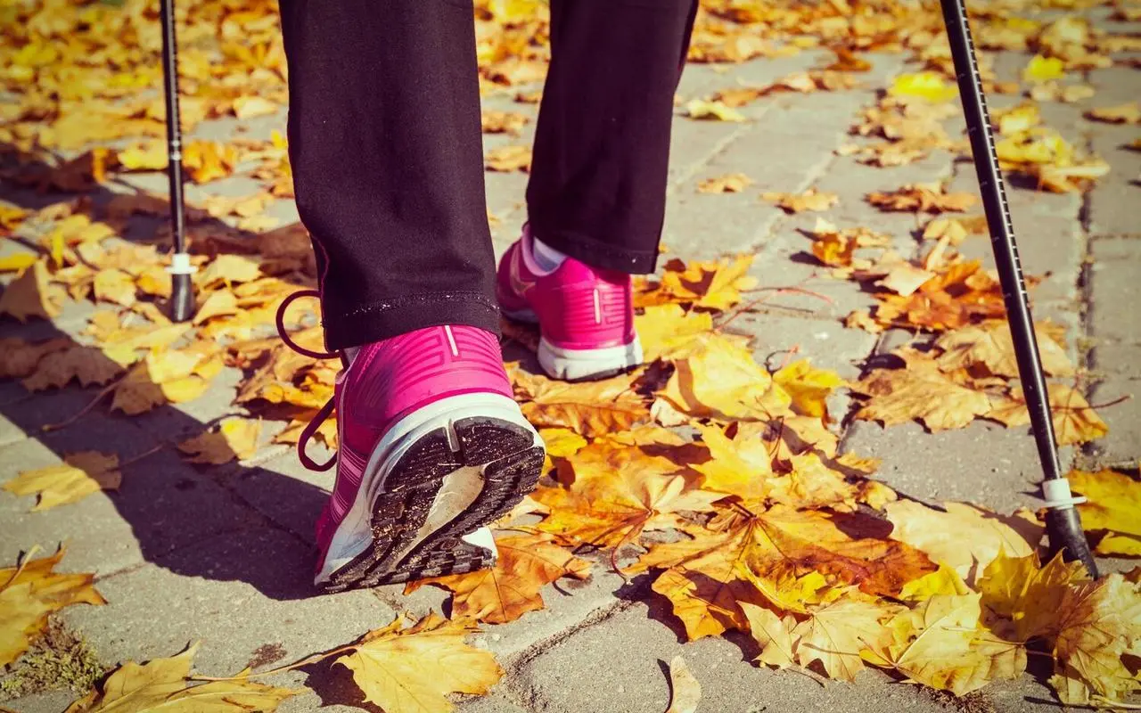 Jak zacząć uprawiać nordic walking w mieście z małą ilością zieleni?