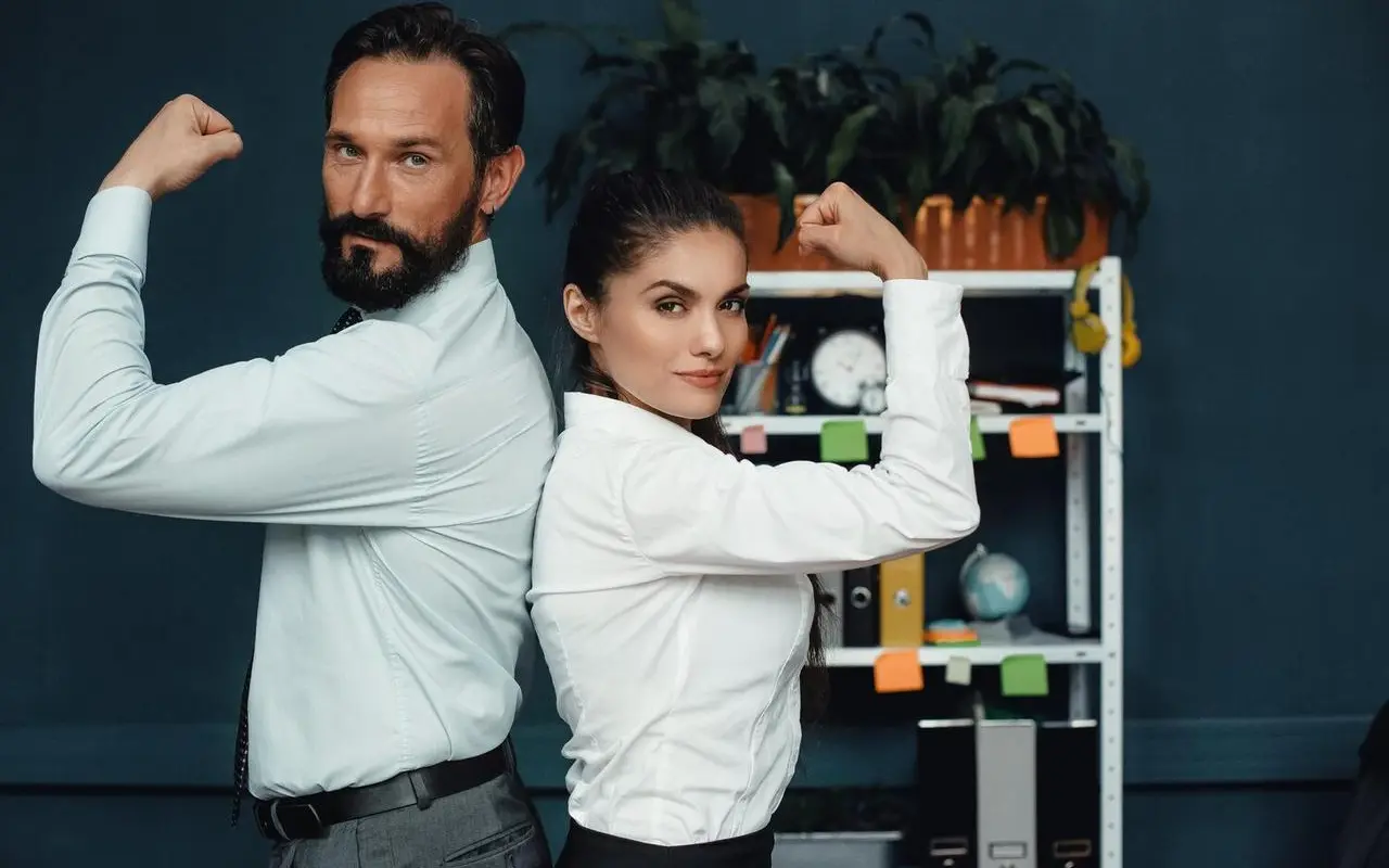 Książki rozwoju osobistego dla introwertyków: co warto przeczytać?