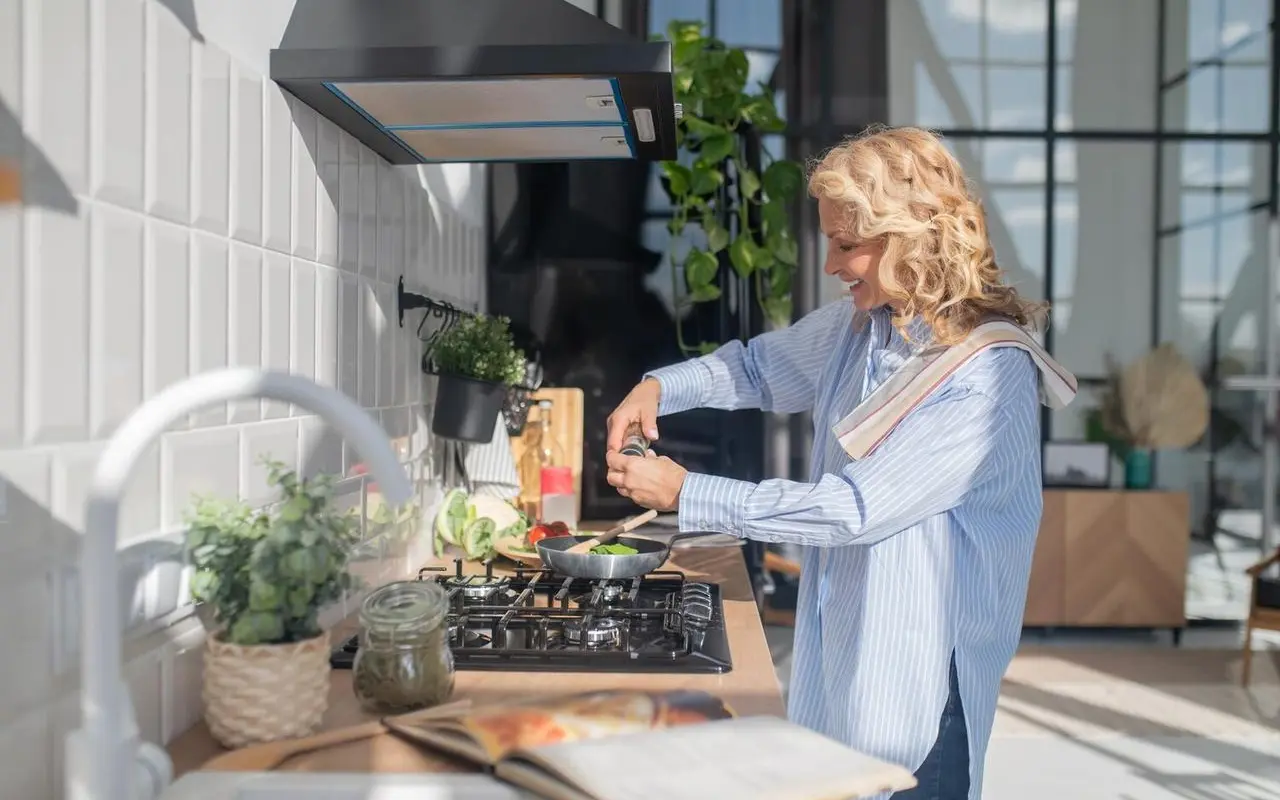 Najbardziej energooszczędne techniki gotowania na co dzień – lista praktyk
